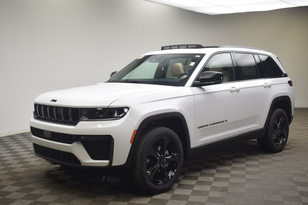 new 2026 Jeep Grand Cherokee car, priced at $48,485