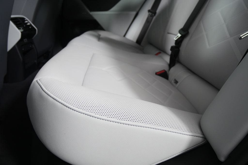 Thumbnail: 2026 BMW i5 - 14