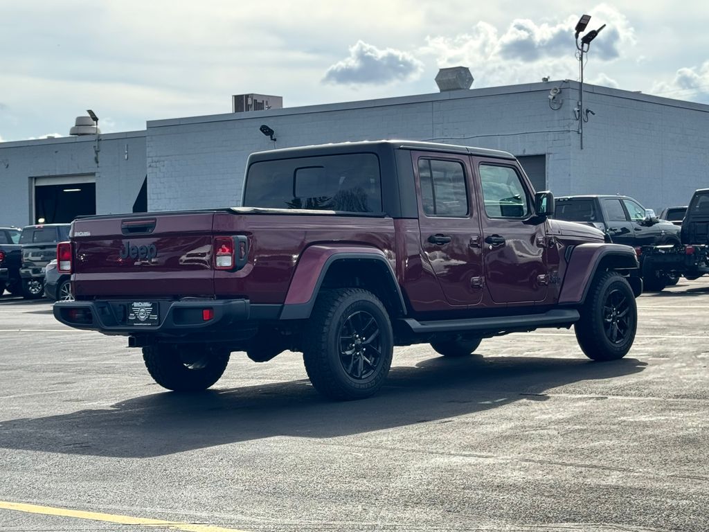 View vehicle photo 7