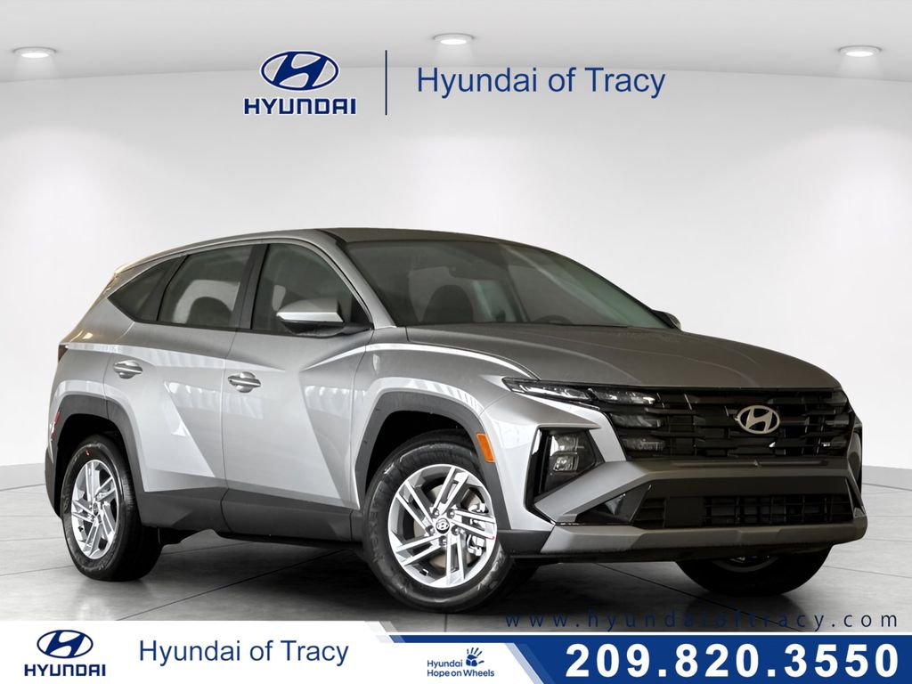 Shimmering Silver 2026 Hyundai Tucson SUV / Crossover Front-Wheel Drive 8-Speed Automatic