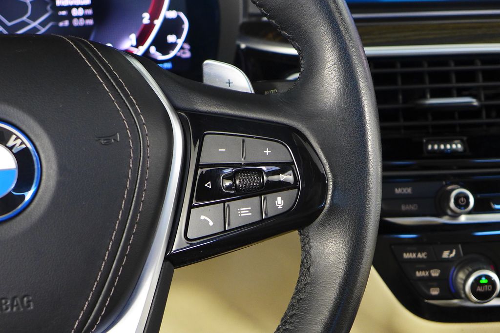 Thumbnail: 2023 BMW 5 Series - 29