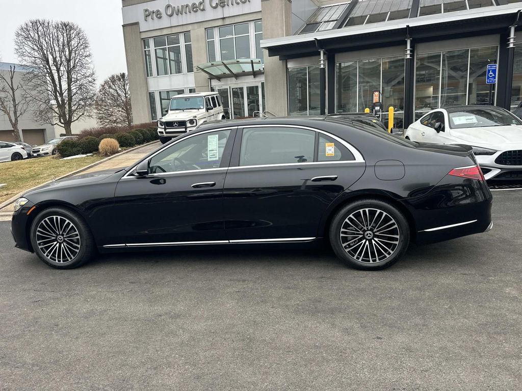 Thumbnail: 2025 Mercedes-Benz S-Class - 8