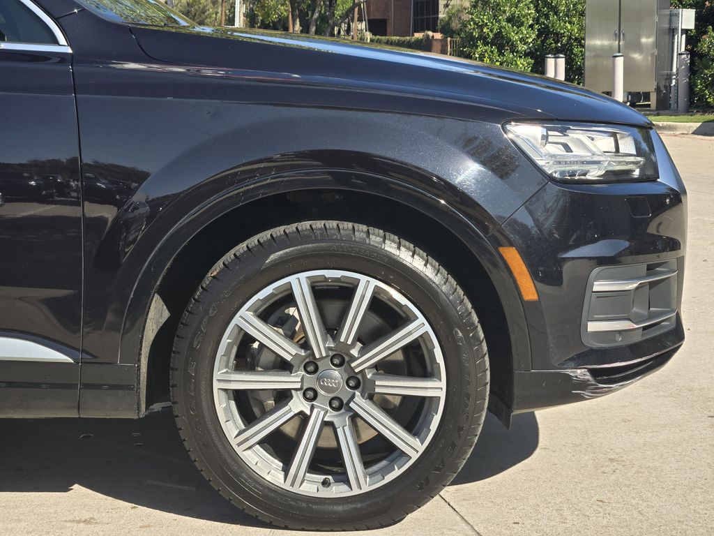 used 2018 Audi Q7 car, priced at $19,492