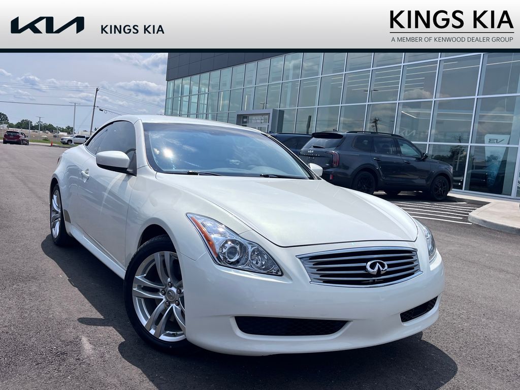 Moonlight White Pearl 2009 INFINITI G37 Convertible Rear-Wheel Drive 7-Speed Automatic