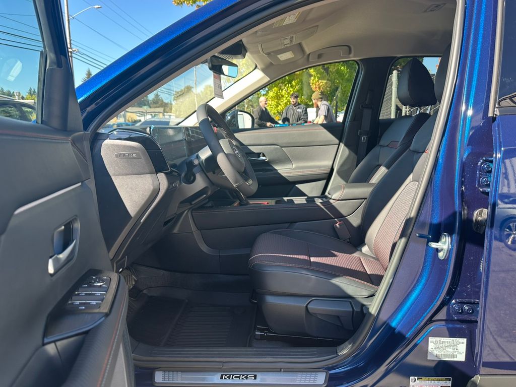 2026 Nissan Kicks SR