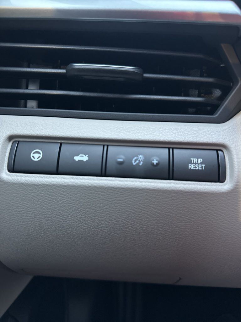 2025 Pearl White Tricoat Nissan Altima 2.5 SL FWD Sedan