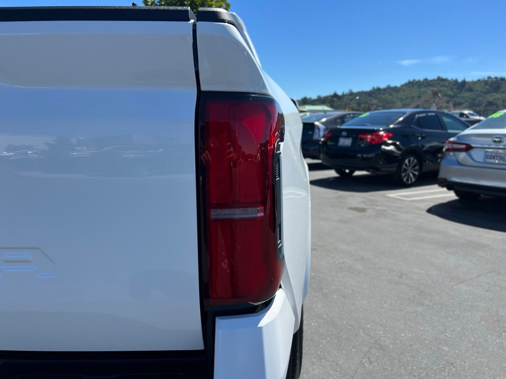 2025 Toyota Tacoma SR5 Double Cab photo 10