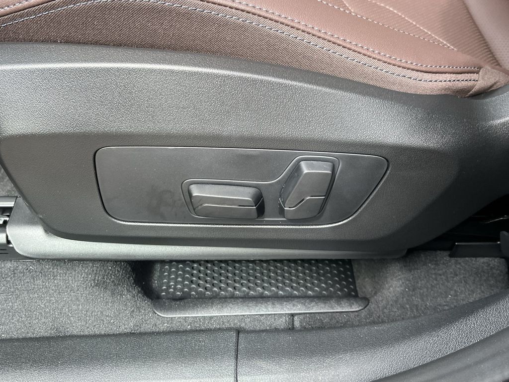 2025 BMW X1 xDrive28i 5