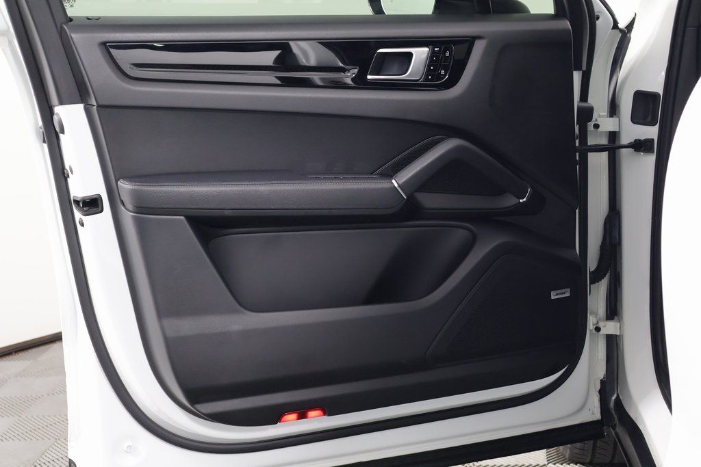 Thumbnail: 2020 Porsche  - 12