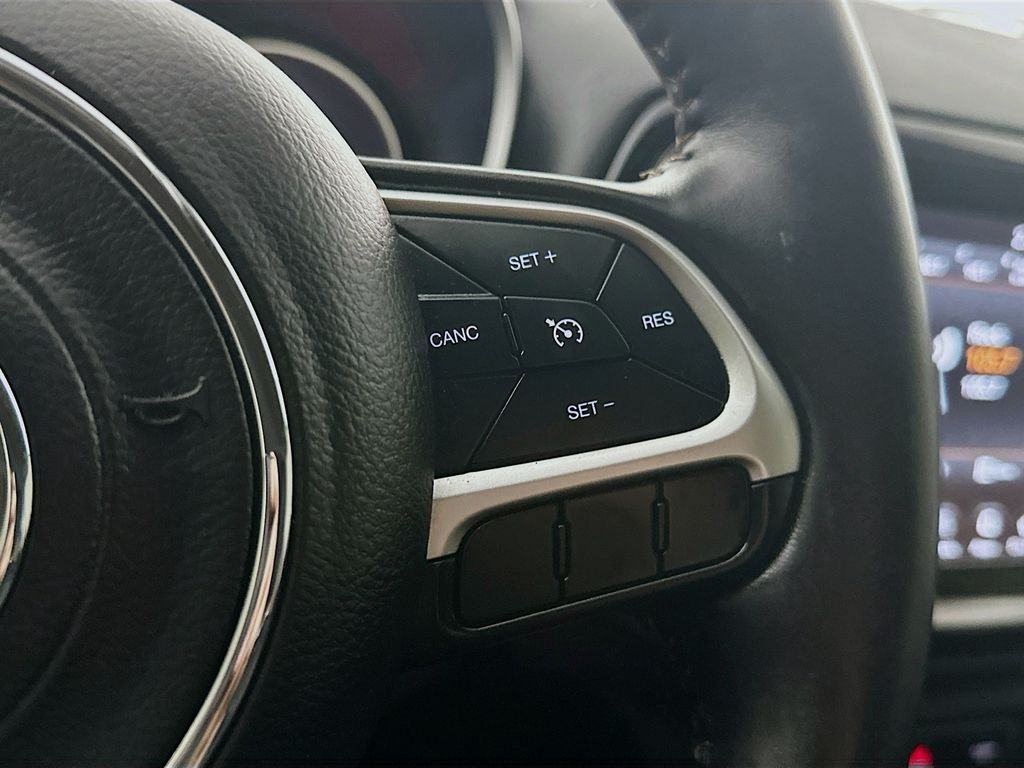 Used 2018 Gray Jeep Limited image 26