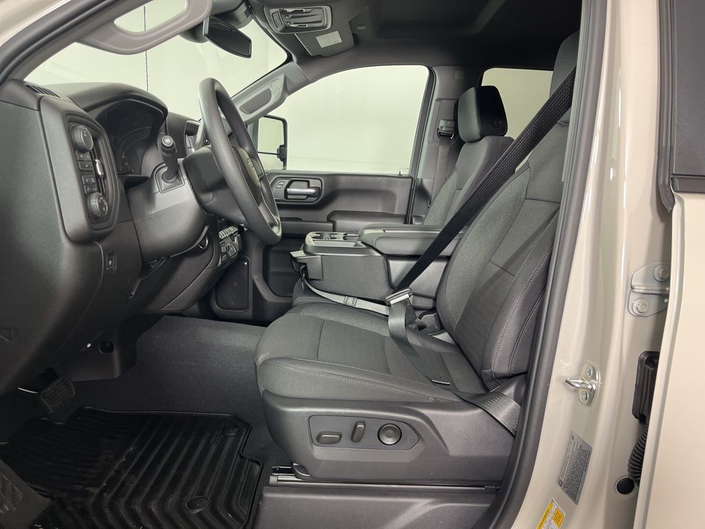 Thumbnail: 2026 Chevrolet Silverado 2500 - 25