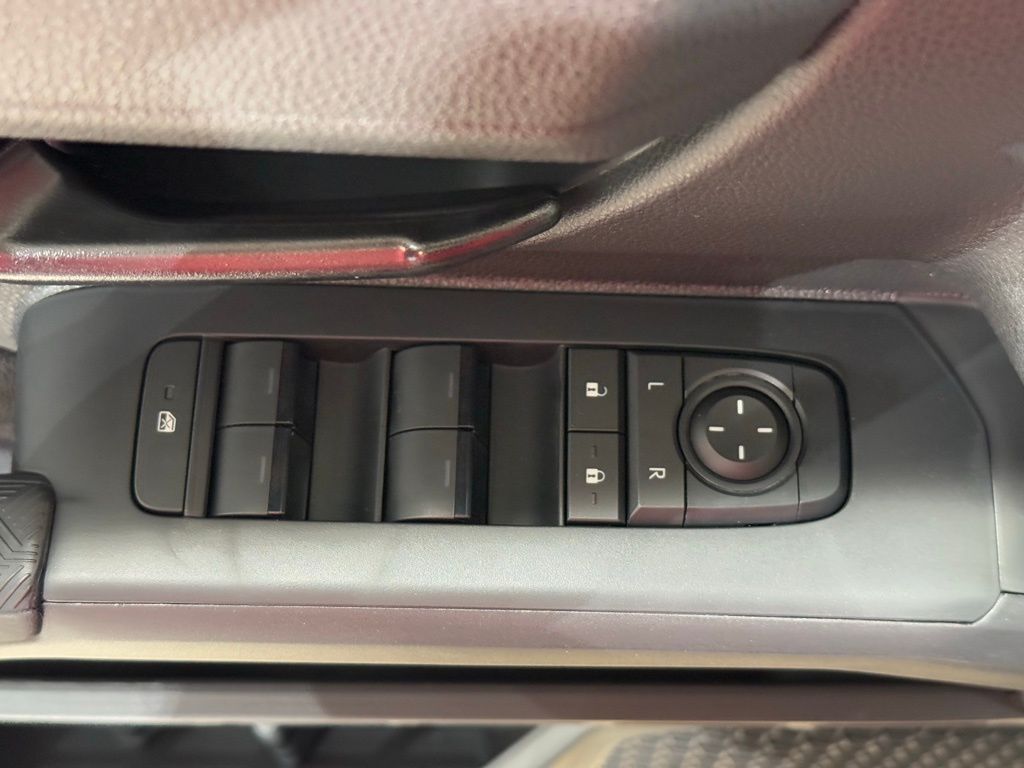 2025 Toyota Tacoma SR5 15