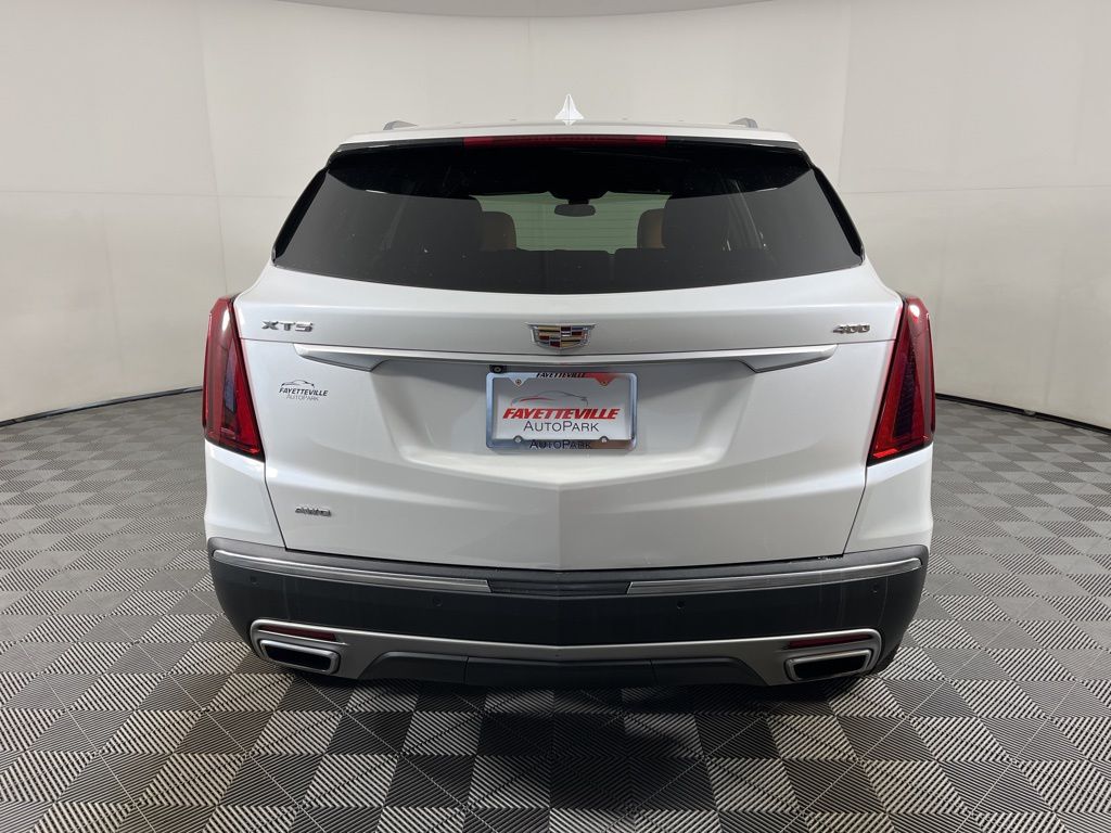 Thumbnail: 2023 Cadillac XT5 - 11