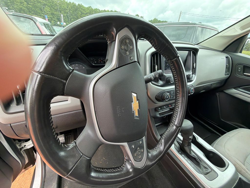 Used 2018 White Chevrolet LT image 18