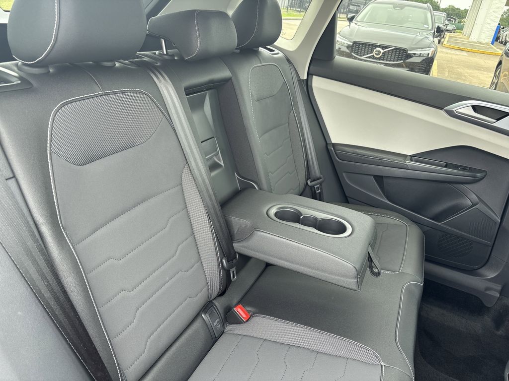 New 2025 Deep Black Volkswagen 1.5T SE image 23