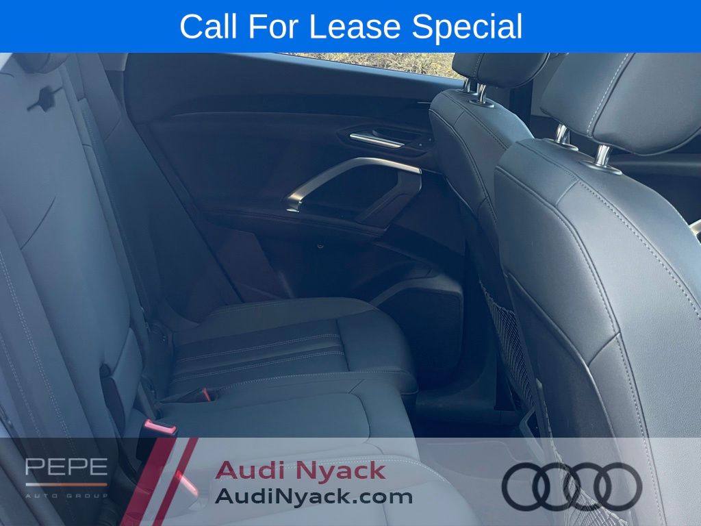 Used 2025 White Audi  image 17