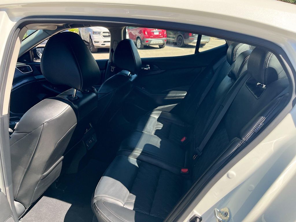 Used 2023 White Nissan Platinum image 26