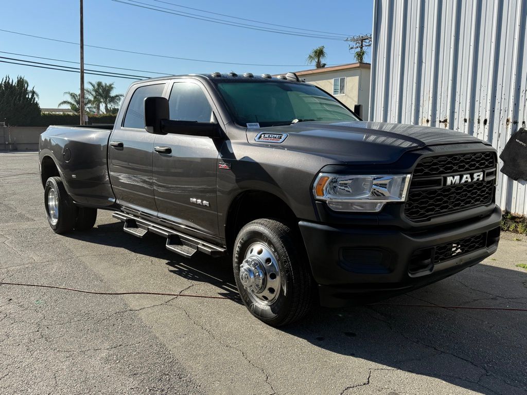 2020 RAM 3500 Tradesman Crew Cab LB DRW 4WD