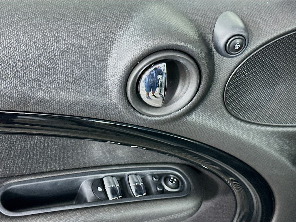 Thumbnail: 2013 MINI Cooper Countryman - 15
