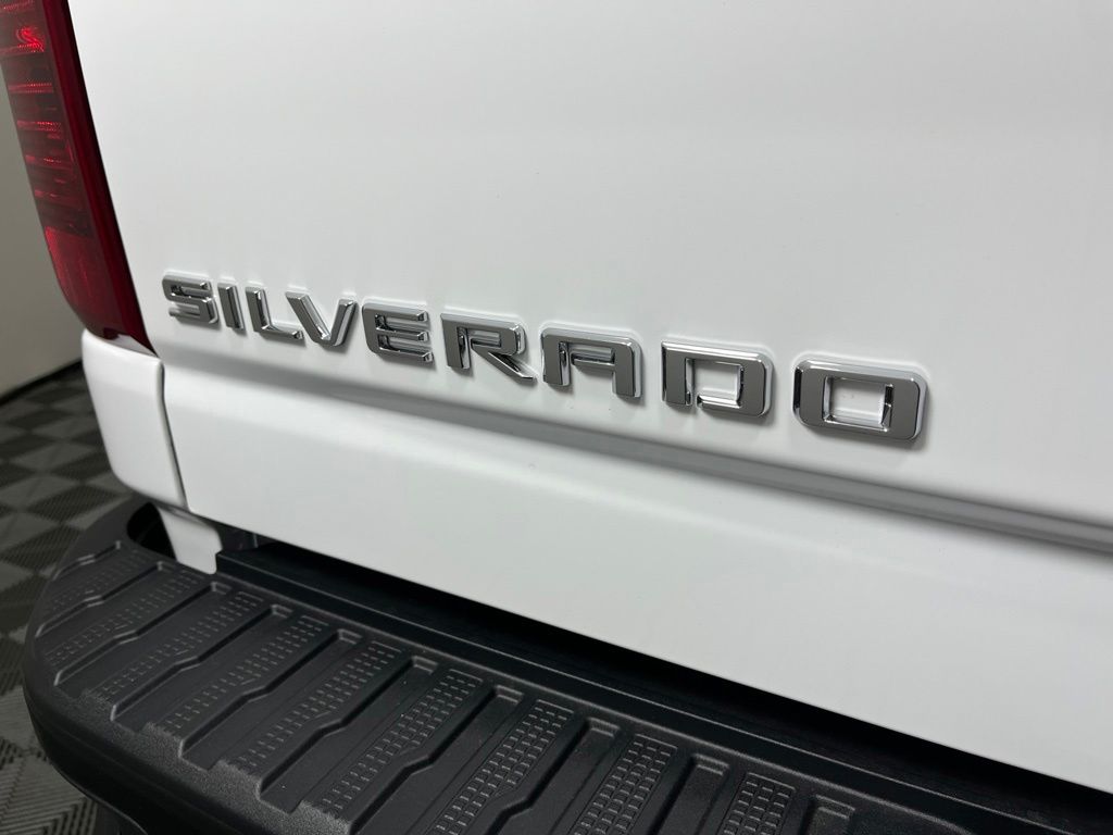 Thumbnail: 2026 Chevrolet Silverado 2500 - 21