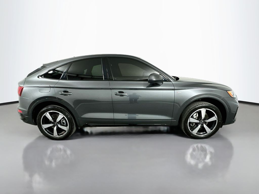 Thumbnail: 2022 Audi Q5 - 4