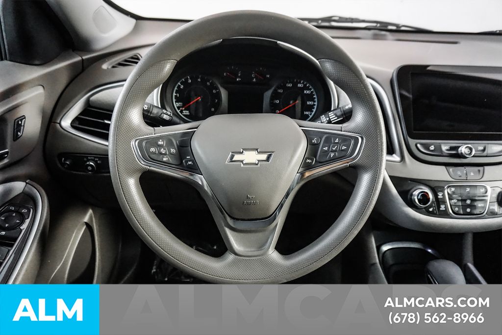 Used 2025 White Chevrolet LT image 24