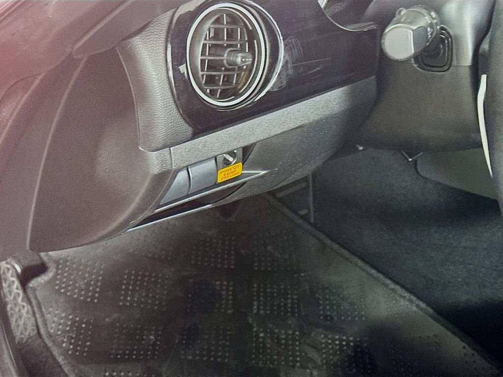 Thumbnail: 2006 Mazda MX-5 Miata - 10