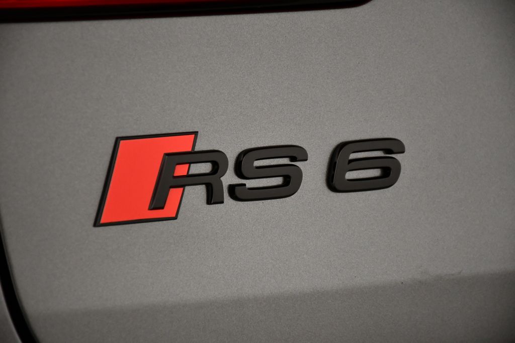 Thumbnail: 2026 Audi RS 6 - 9