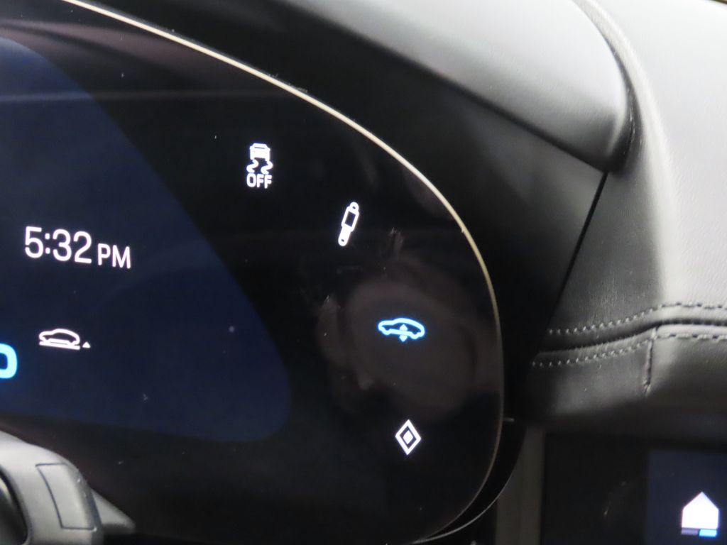 Thumbnail: 2023 Porsche Taycan - 24