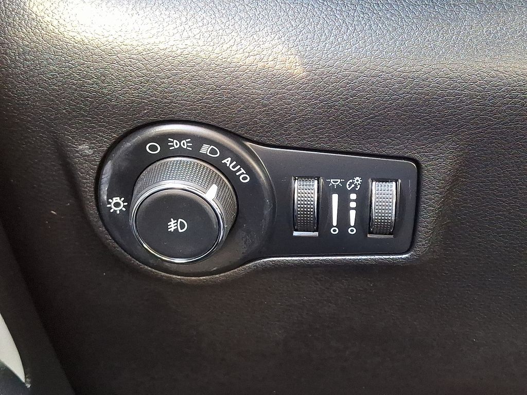 used 2022 Jeep Compass car, priced at $19,054