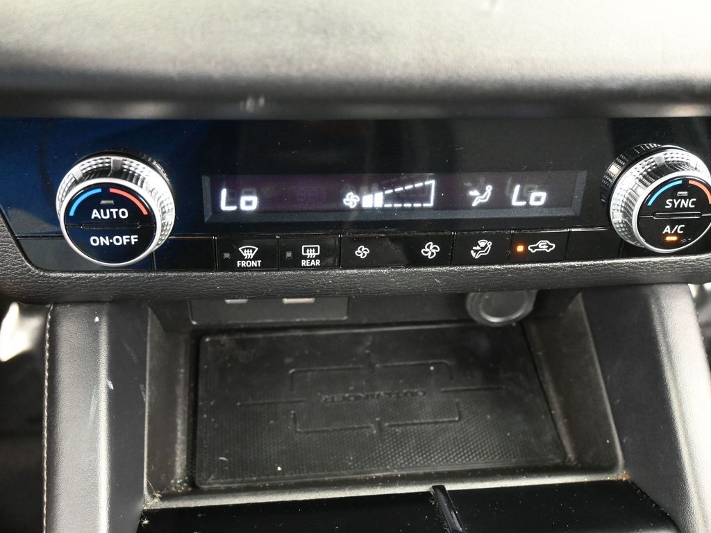 Used 2023 White Mitsubishi ES image 24