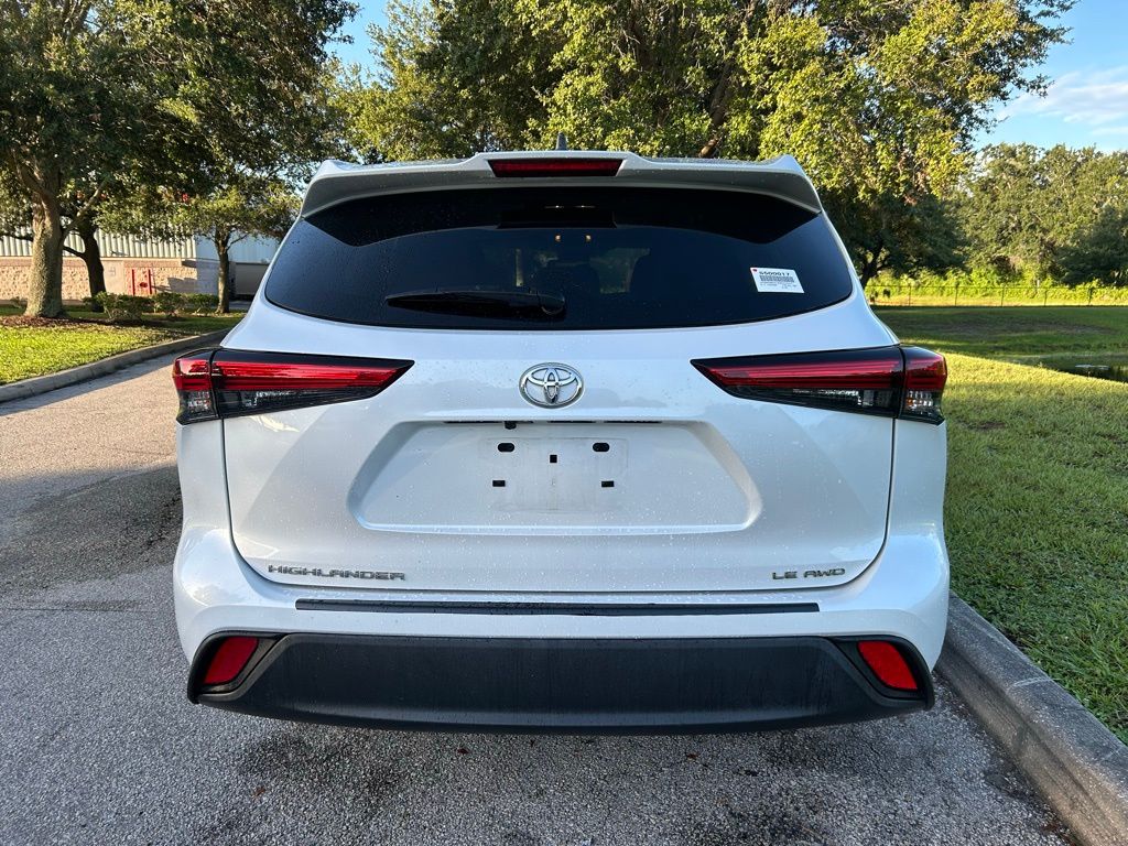 Thumbnail: 2023 Toyota Highlander - 4