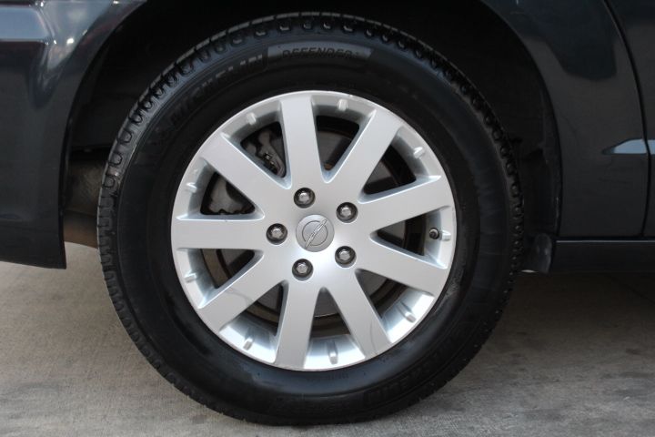 Used Car 2013 Chrysler Town & Country  Sports Van Touring Front Wheel Drive For Sale Under $10,000 In Georgetown, Texas