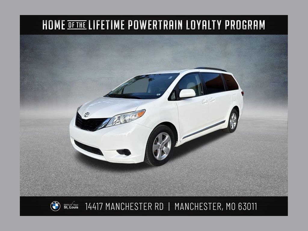 2013 Toyota Sienna LE 7-Passenger
