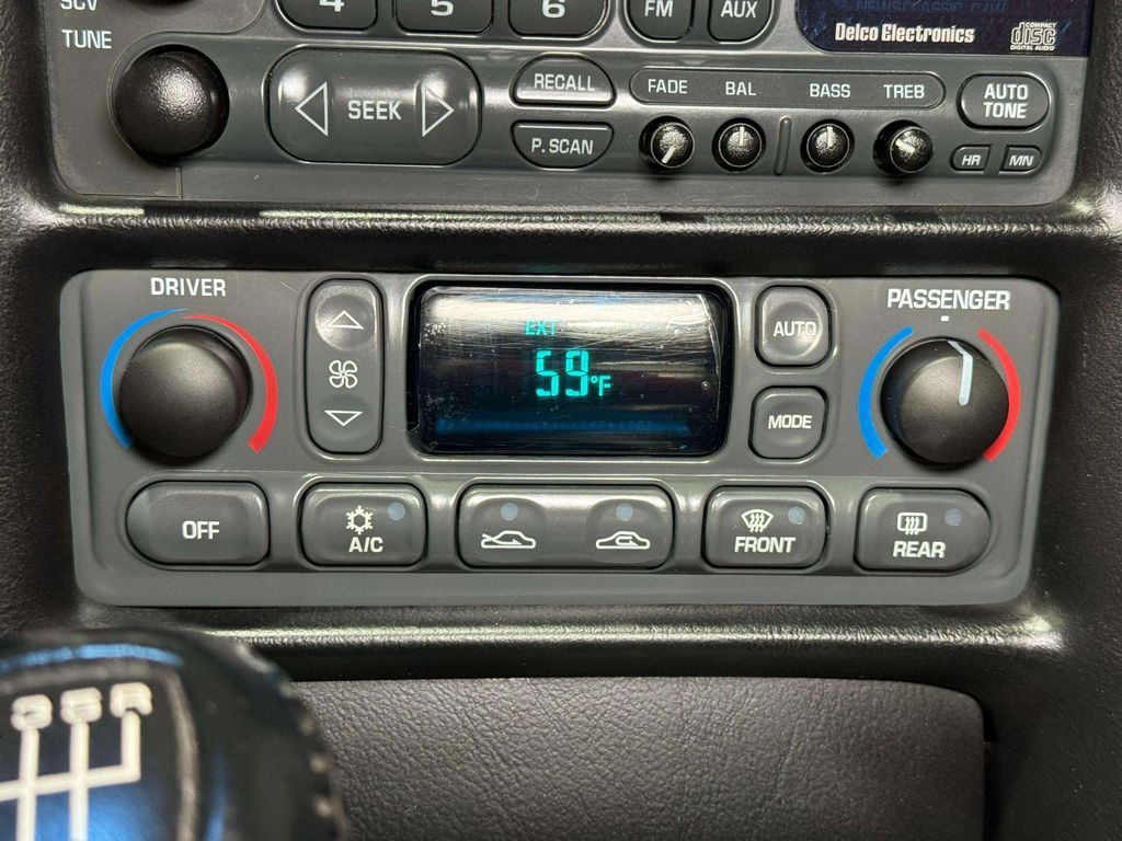 Used 2004 Machine Silver Metallic Chevrolet  image 7