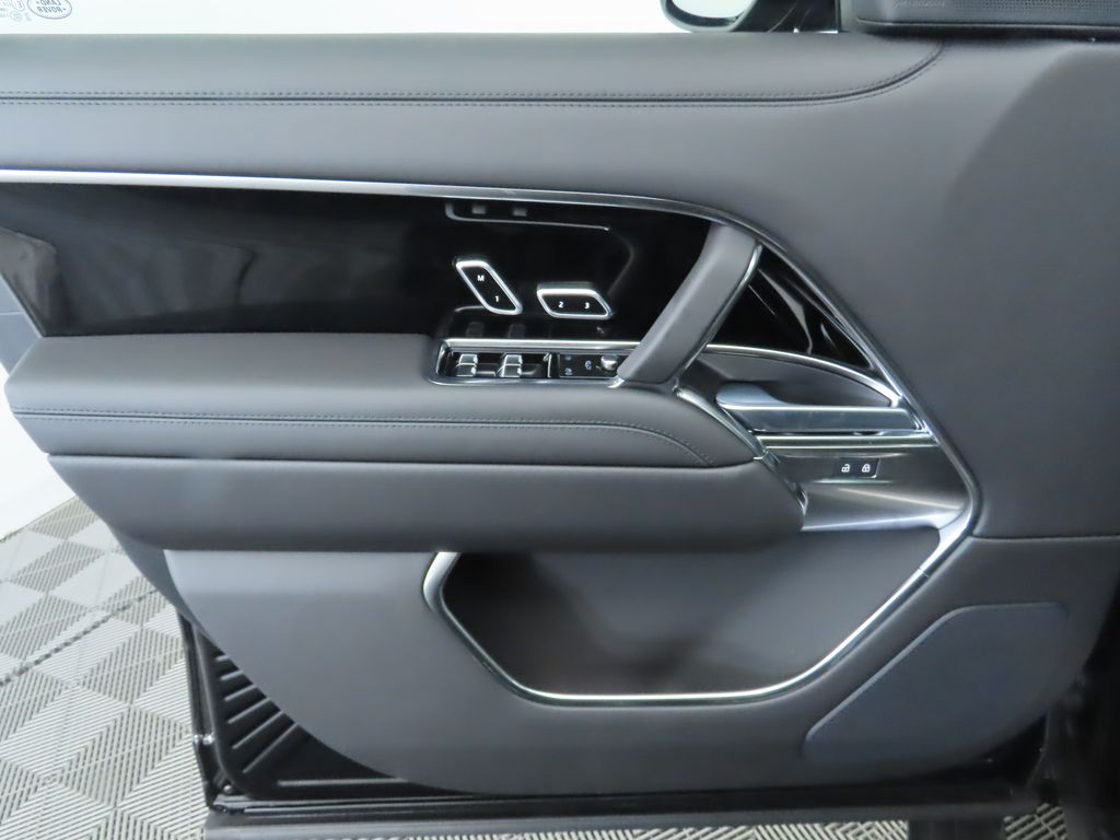 Thumbnail: 2025 Land Rover Range Rover - 25