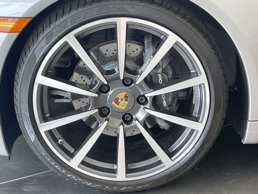 2017 Porsche 911 Carrera - 10
