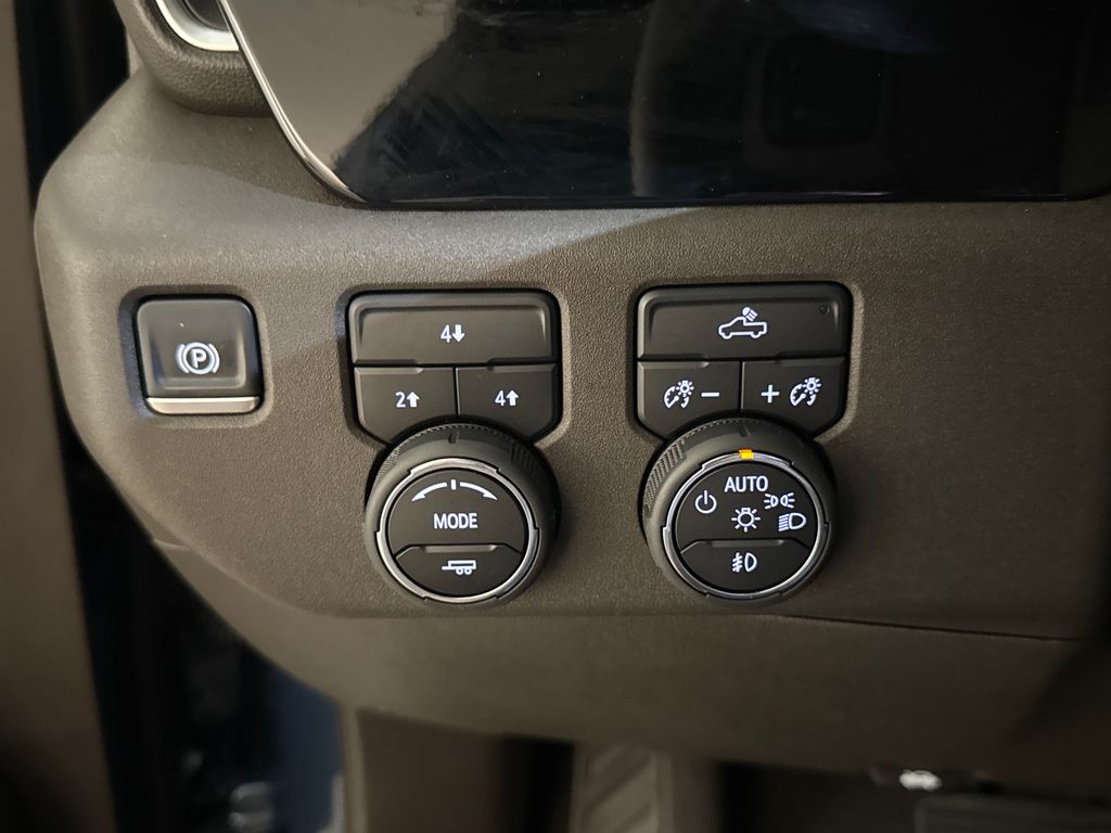 Used 2025 Blue Chevrolet LT image 14