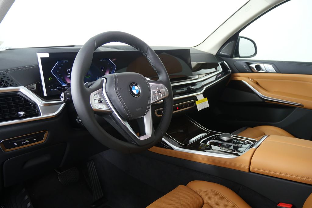 Thumbnail: 2026 BMW X7 - 12