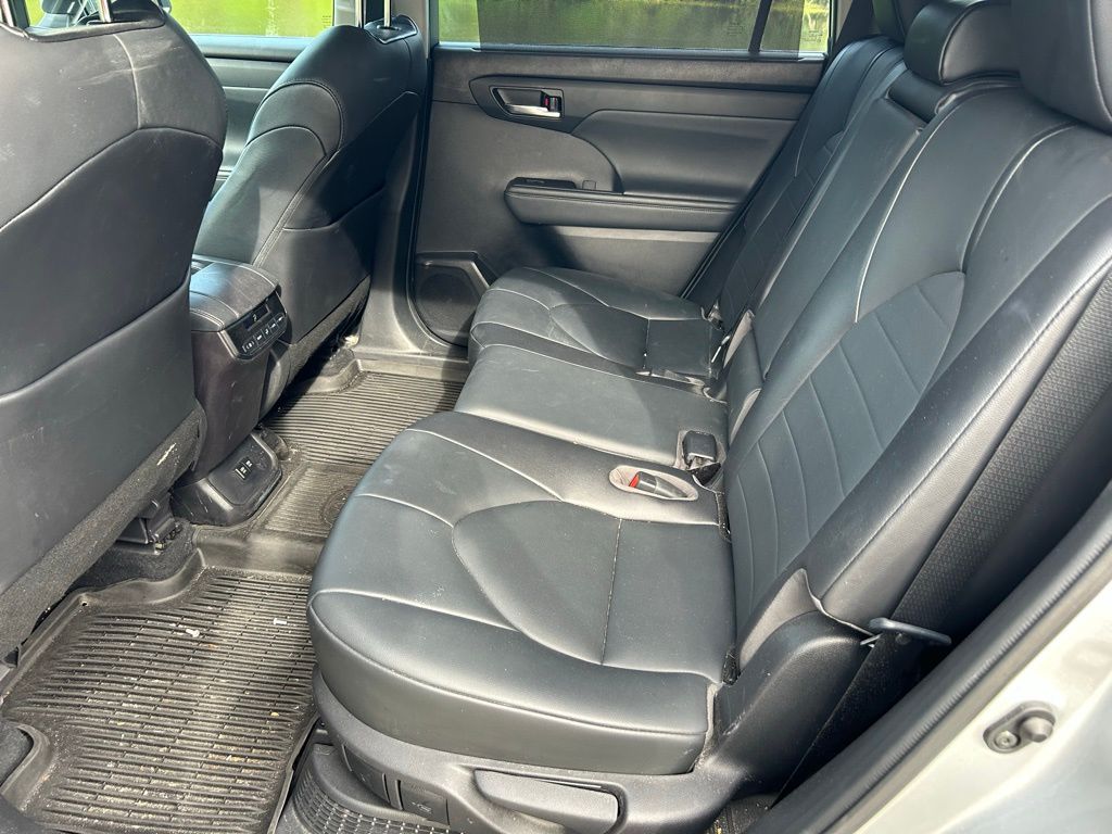 Thumbnail: 2021 Toyota Highlander - 13