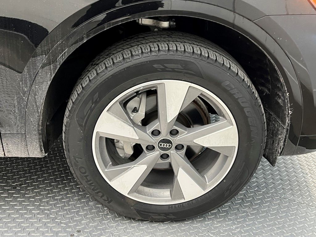 Thumbnail: 2023 Audi Q5 - 12