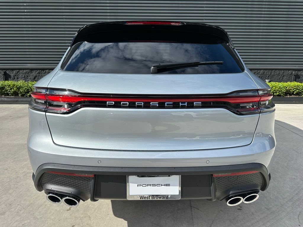 Thumbnail: 2026 Porsche Macan - 12