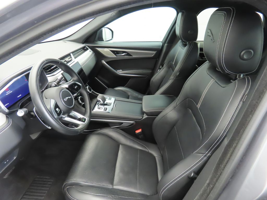 Thumbnail: 2021 Jaguar F-Pace - 17