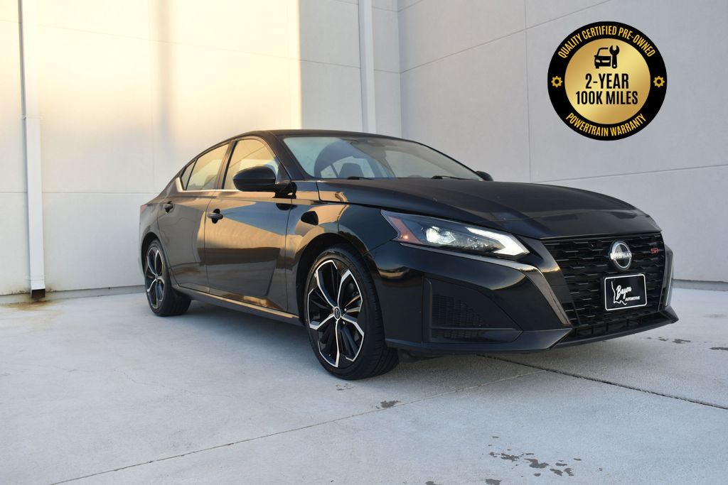 Super Black Clearcoat 2024 Nissan Altima Sedan Front-Wheel Drive Continuously Variable Transmission