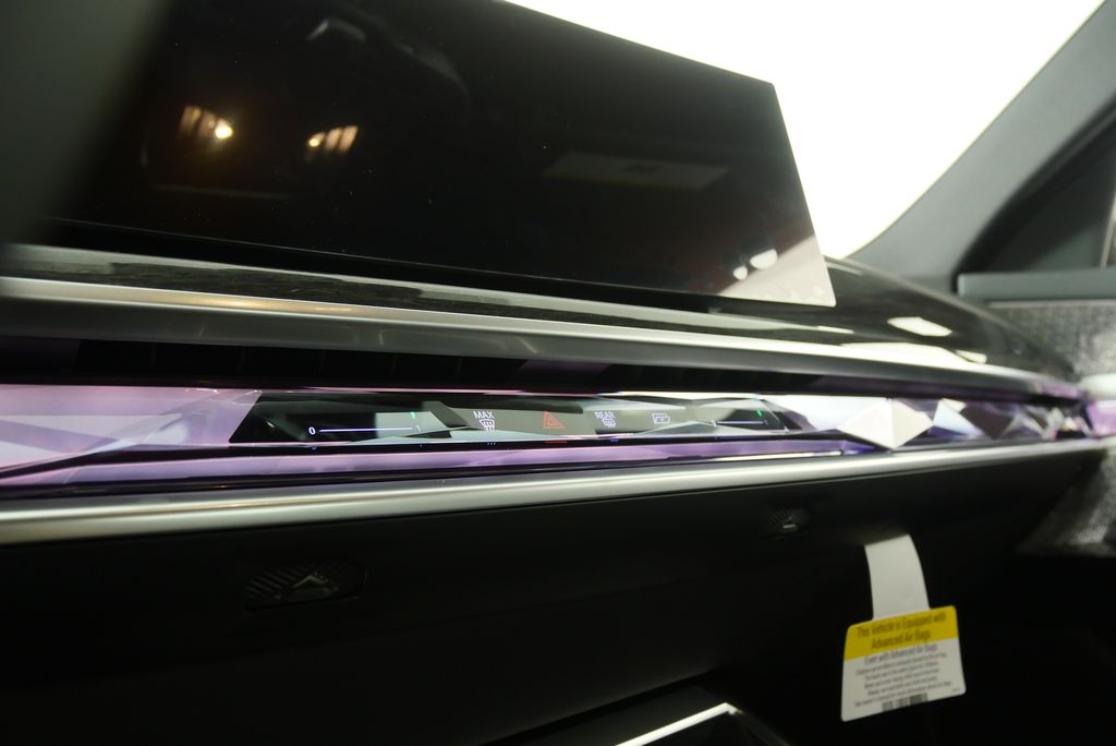 Thumbnail: 2026 BMW 7 Series - 22