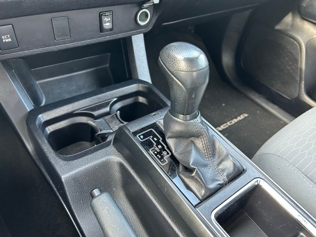 Thumbnail: 2017 Toyota Tacoma - 24