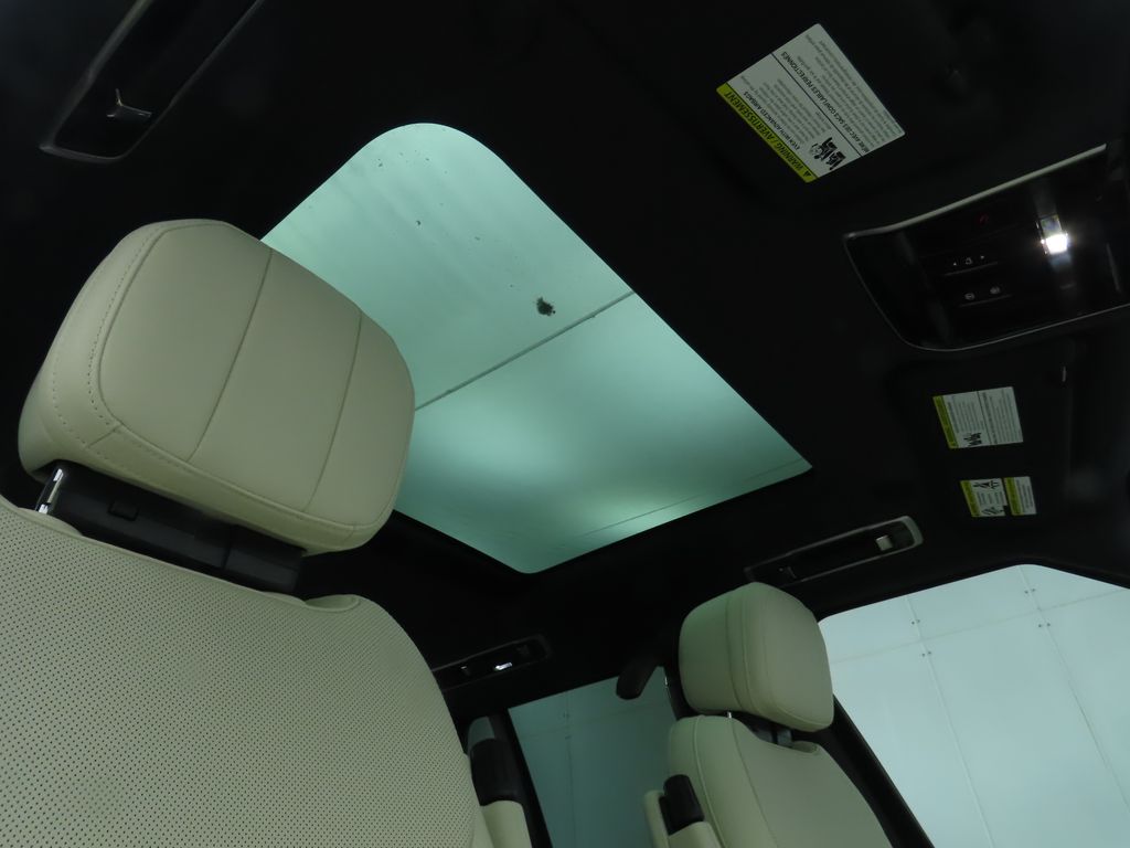 Thumbnail: 2025 Land Rover Range Rover - 20