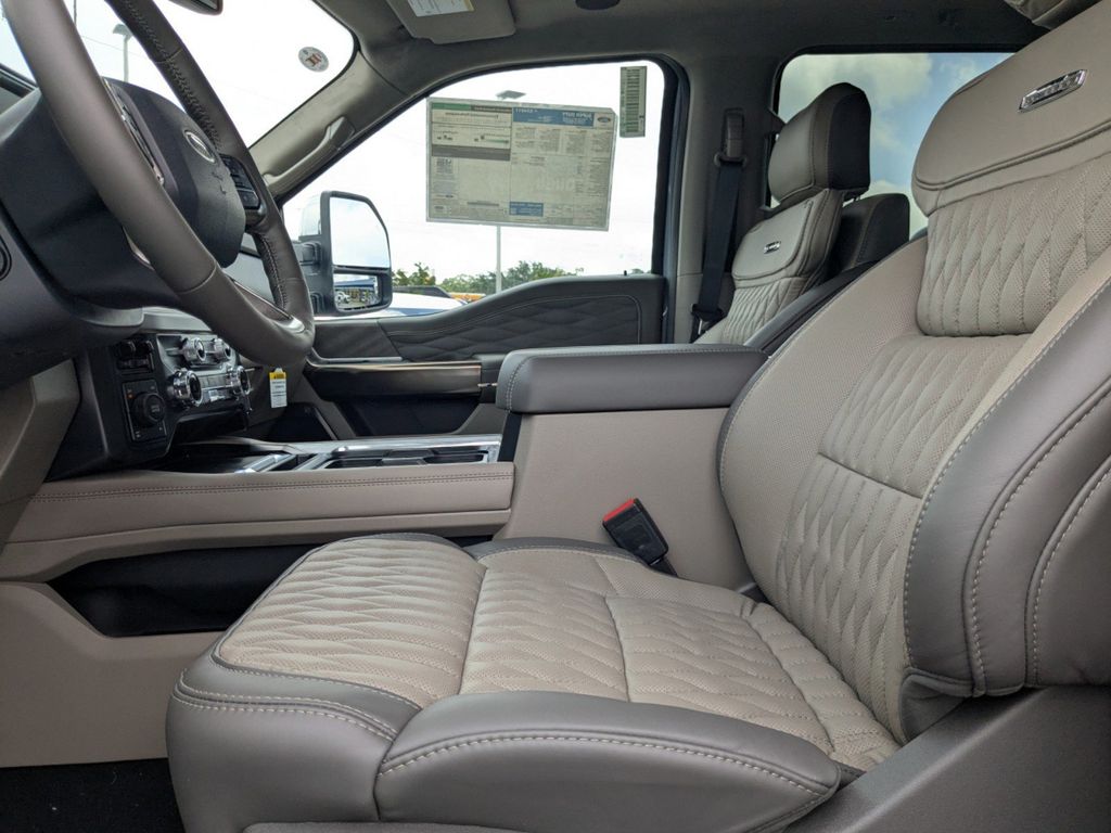2025 Ford F-250 Super Duty Platinum