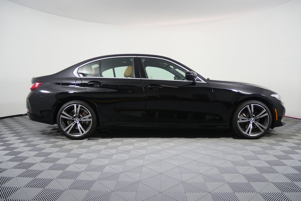 Thumbnail: 2024 BMW 3 Series - 2