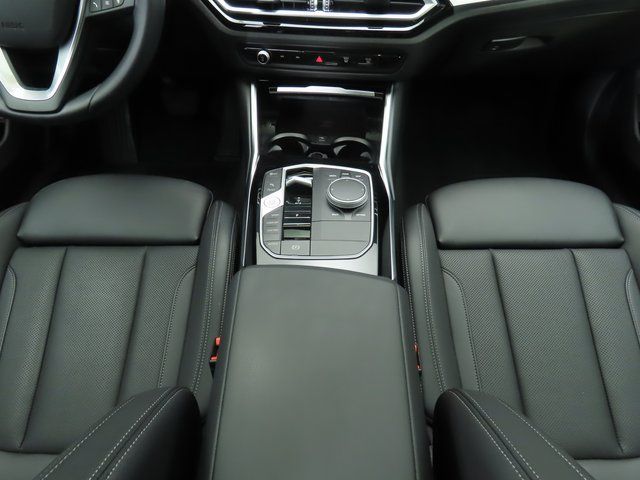 Thumbnail: 2023 BMW 3 Series - 16